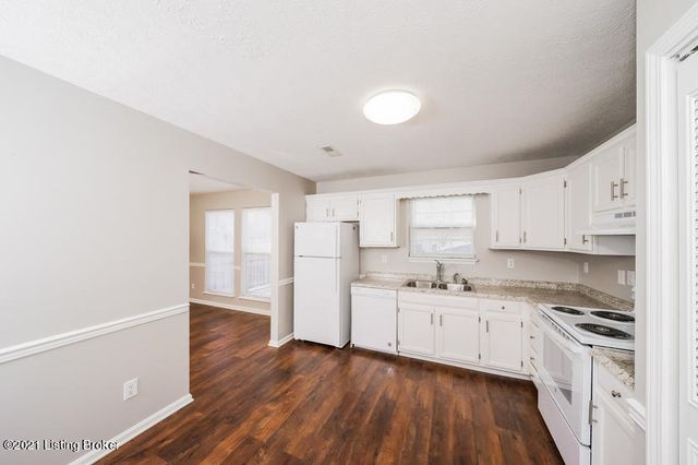 7802 Texlyn Ct, Louisville, KY 40258