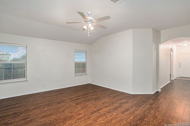2135 Wiltshire Dr, New Braunfels, TX 78130