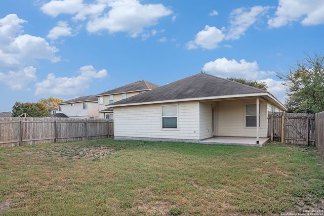 2135 Wiltshire Dr, New Braunfels, TX 78130