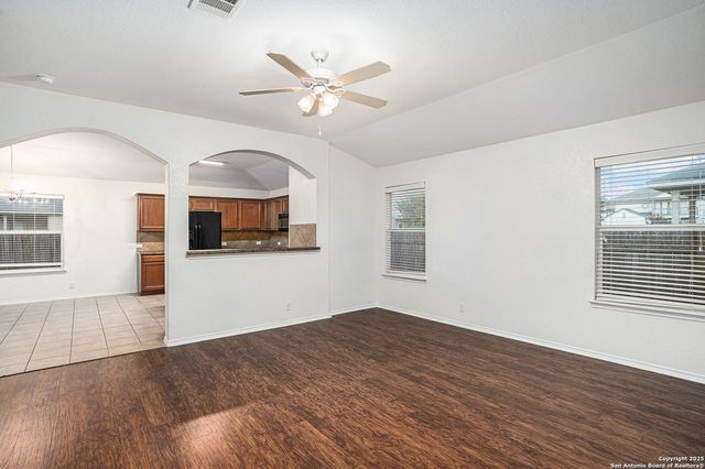 2135 Wiltshire Dr, New Braunfels, TX 78130