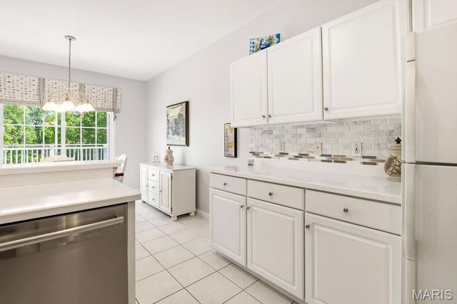 10125 Allington Drive, St Louis, MO 63128