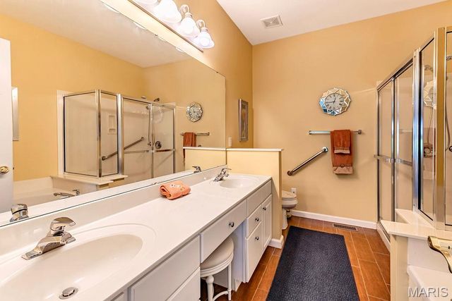 10125 Allington Drive, St Louis, MO 63128