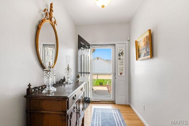 10125 Allington Drive, St Louis, MO 63128