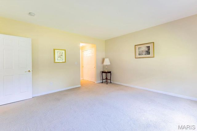 10125 Allington Drive, St Louis, MO 63128