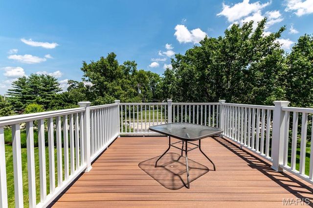 10125 Allington Drive, St Louis, MO 63128