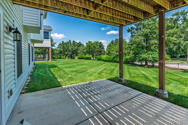 10125 Allington Drive, St Louis, MO 63128