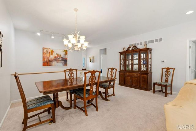 10125 Allington Drive, St Louis, MO 63128