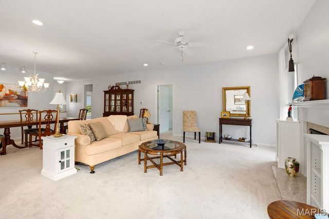 10125 Allington Drive, St Louis, MO 63128