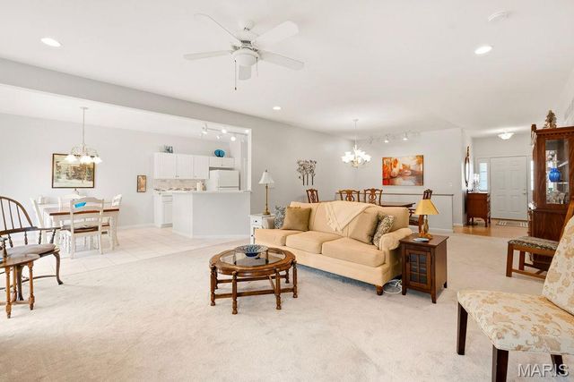 10125 Allington Drive, St Louis, MO 63128