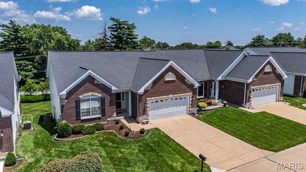 10125 Allington Drive, St Louis, MO 63128