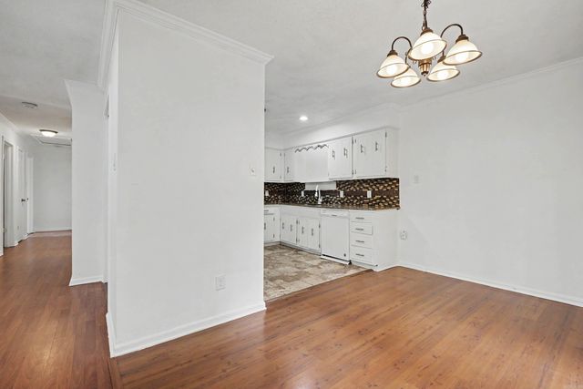 2317 Peach Tree Dr, Little Rock, AR 72211