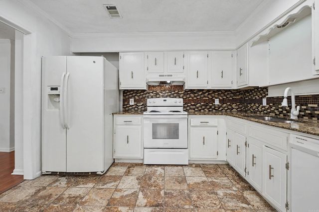 2317 Peach Tree Dr, Little Rock, AR 72211