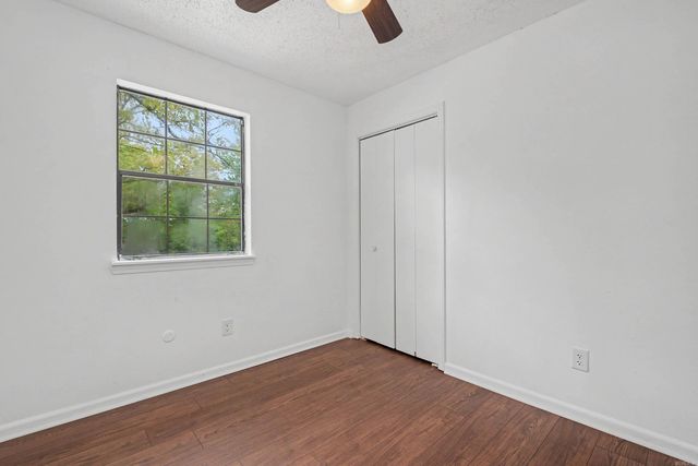 2317 Peach Tree Dr, Little Rock, AR 72211