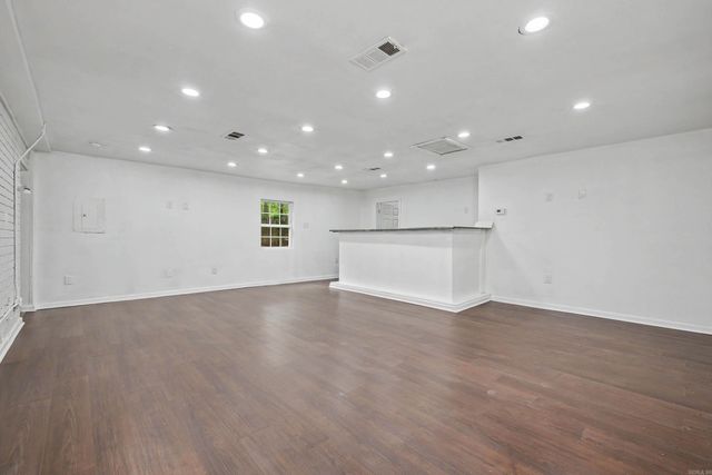 2317 Peach Tree Dr, Little Rock, AR 72211