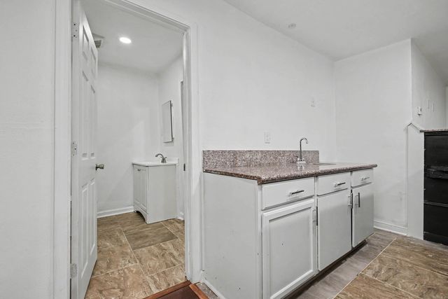 2317 Peach Tree Dr, Little Rock, AR 72211