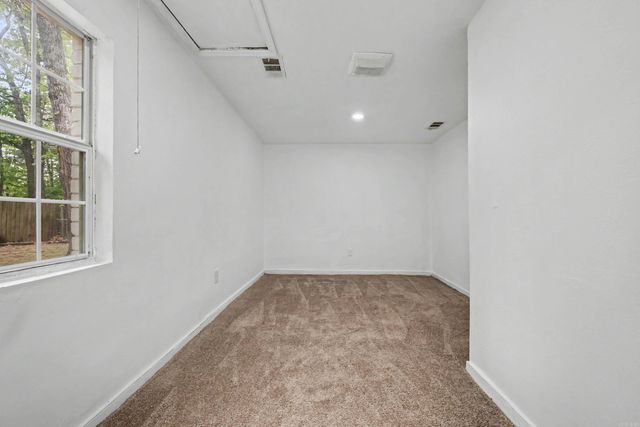 2317 Peach Tree Dr, Little Rock, AR 72211