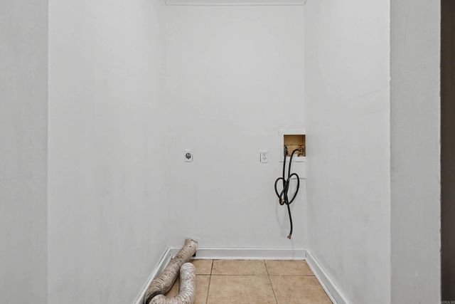 2317 Peach Tree Dr, Little Rock, AR 72211