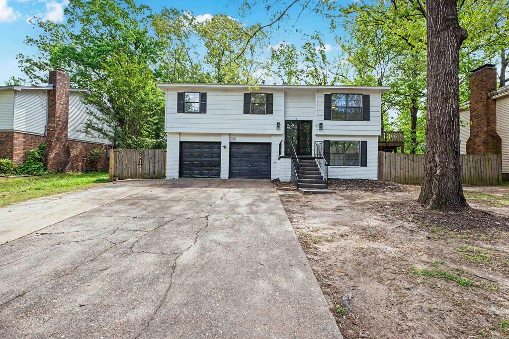 2317 Peach Tree Dr, Little Rock, AR 72211