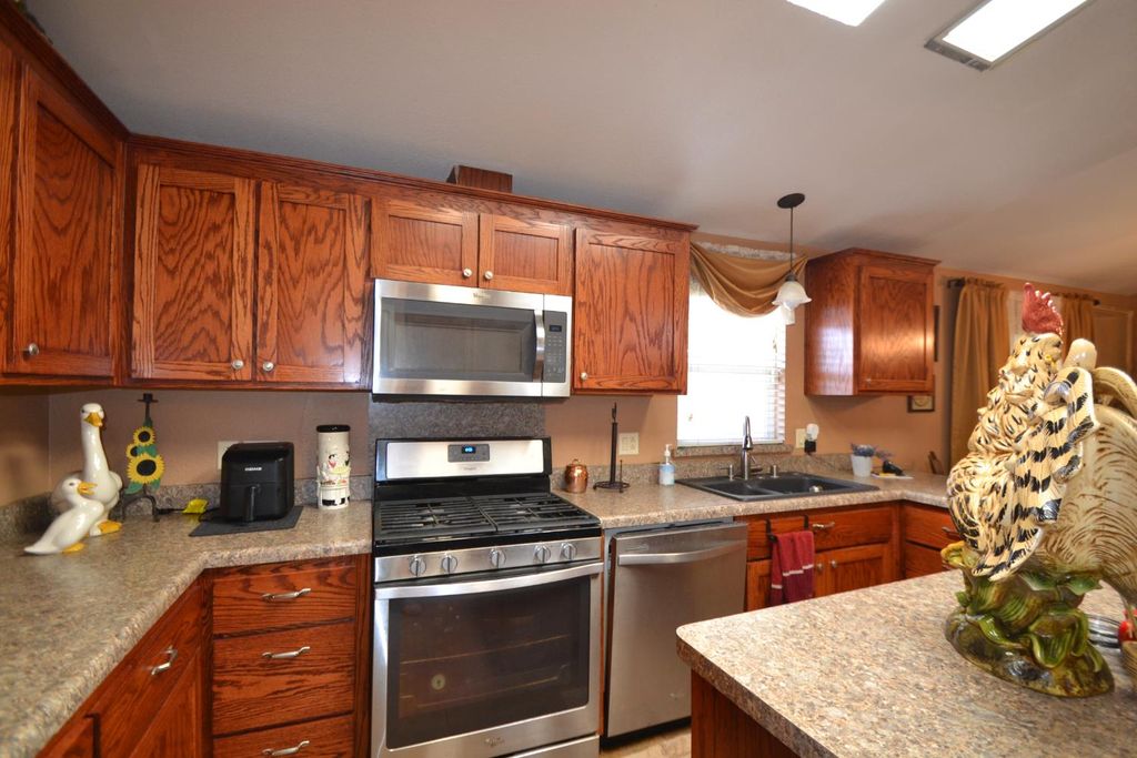 Image 10 of property listing at 336 E Alluvial Avenue # 122, Fresno, CA 93720