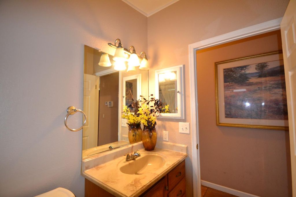 Image 19 of property listing at 336 E Alluvial Avenue # 122, Fresno, CA 93720