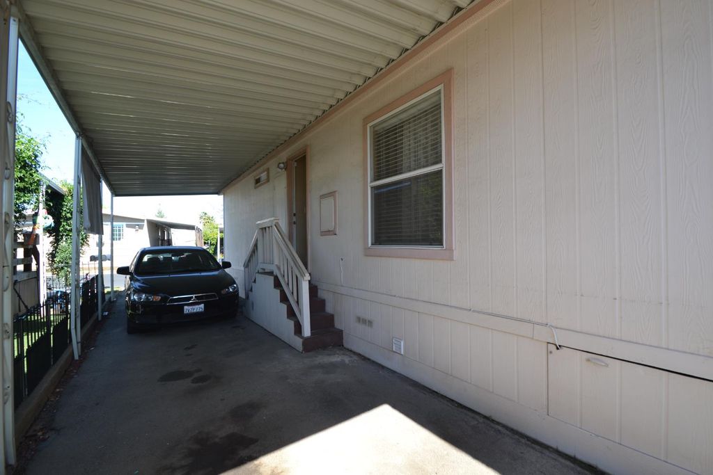 Image 24 of property listing at 336 E Alluvial Avenue # 122, Fresno, CA 93720