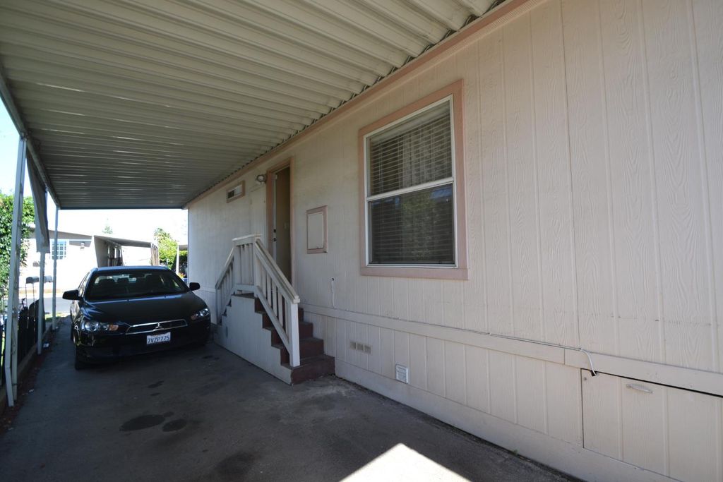 Image 25 of property listing at 336 E Alluvial Avenue # 122, Fresno, CA 93720
