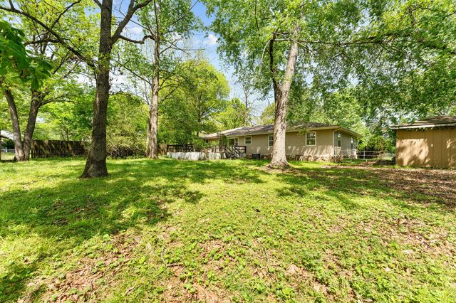 2097 Sunset Inn Road, Branson, MO 65616