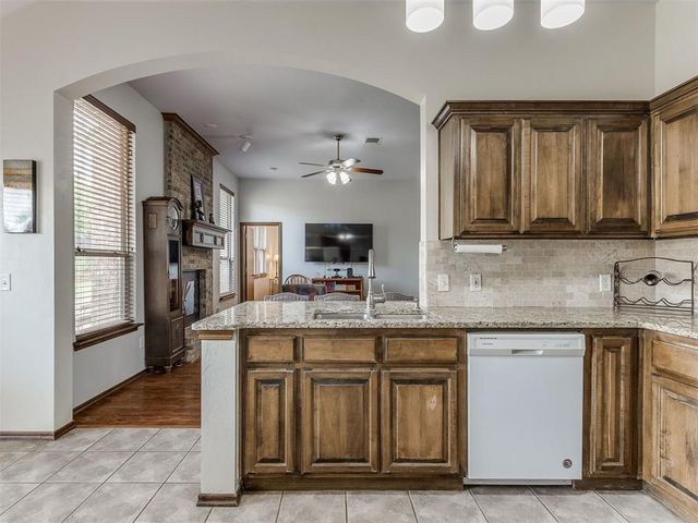 300 Lone Oak Drive, Norman, OK 73071