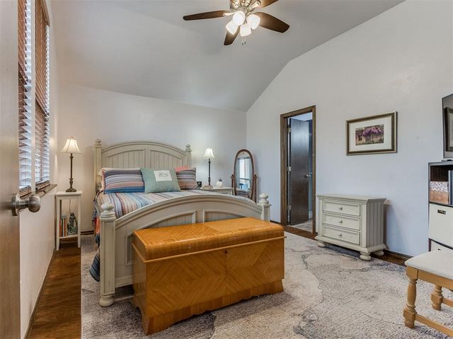 300 Lone Oak Drive, Norman, OK 73071