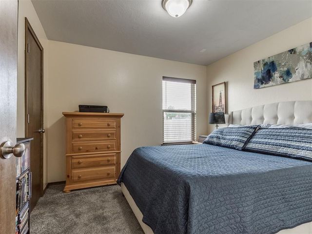 300 Lone Oak Drive, Norman, OK 73071