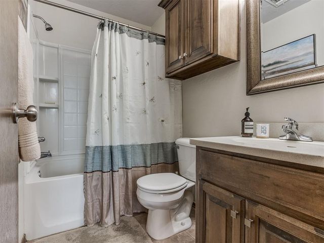 300 Lone Oak Drive, Norman, OK 73071