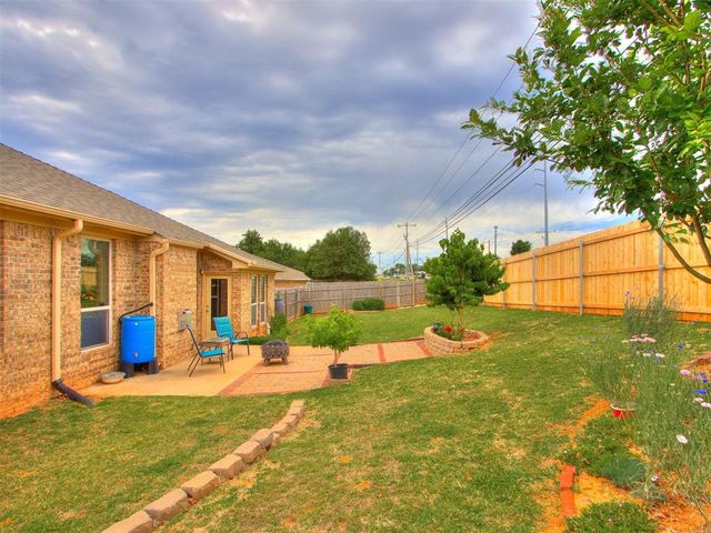 300 Lone Oak Drive, Norman, OK 73071