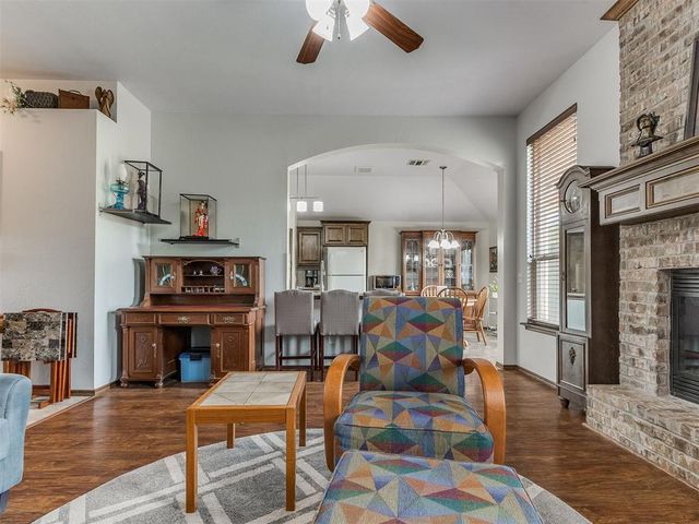 300 Lone Oak Drive, Norman, OK 73071