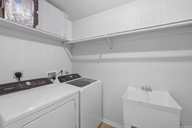 370 ALBERTS LN, Somerset, TX 78069