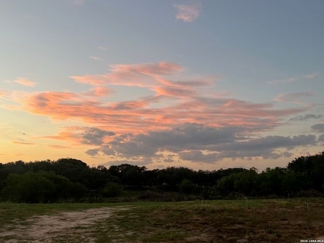 370 ALBERTS LN, Somerset, TX 78069