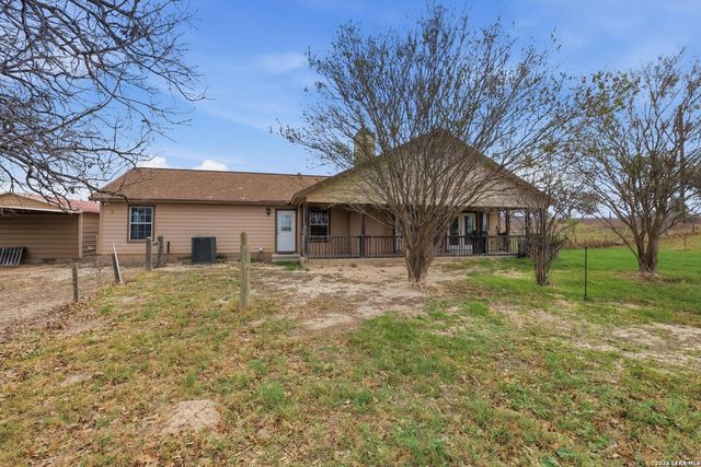 370 ALBERTS LN, Somerset, TX 78069