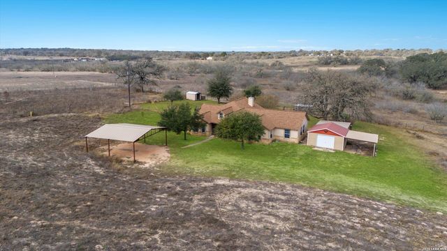 370 ALBERTS LN, Somerset, TX 78069