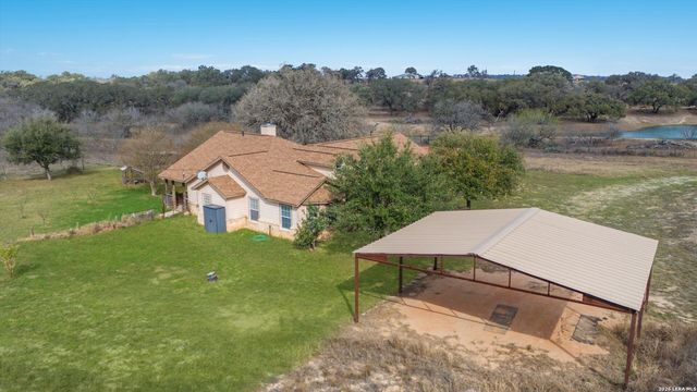 370 ALBERTS LN, Somerset, TX 78069