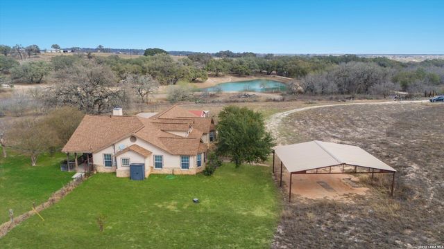 370 ALBERTS LN, Somerset, TX 78069