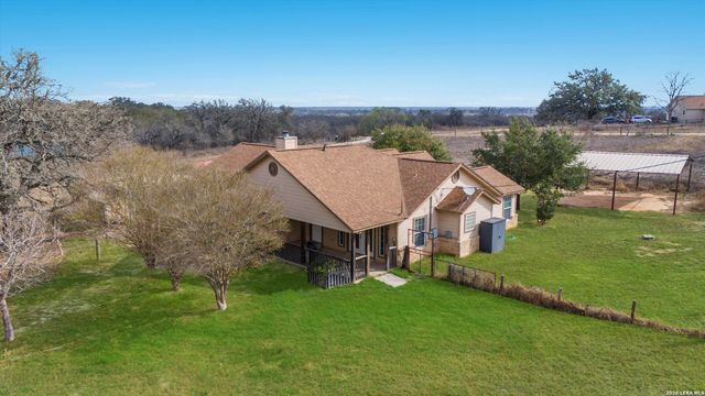 370 ALBERTS LN, Somerset, TX 78069