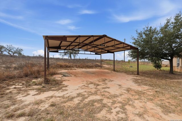 370 ALBERTS LN, Somerset, TX 78069