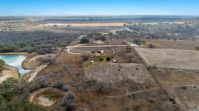 370 ALBERTS LN, Somerset, TX 78069