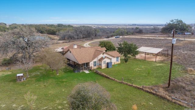 370 ALBERTS LN, Somerset, TX 78069