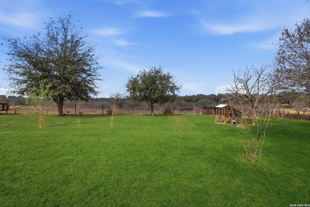 370 ALBERTS LN, Somerset, TX 78069