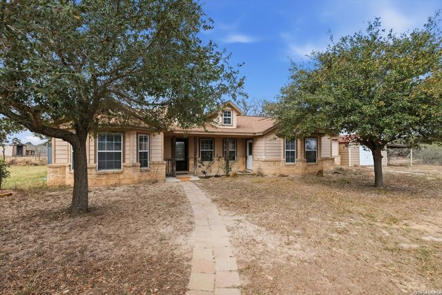370 ALBERTS LN, Somerset, TX 78069