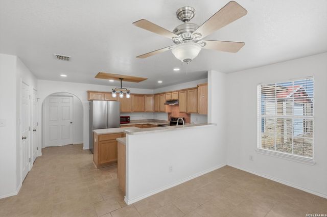 370 ALBERTS LN, Somerset, TX 78069