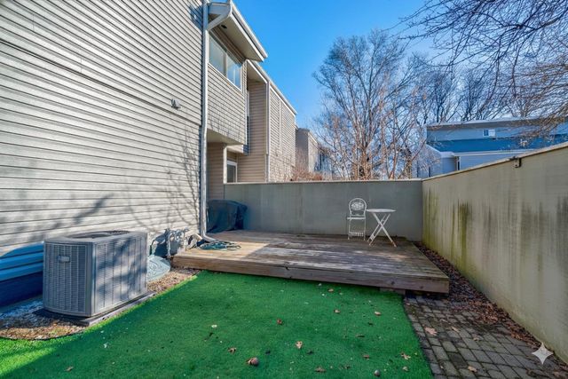 321 East Bluff, Madison, WI 53704