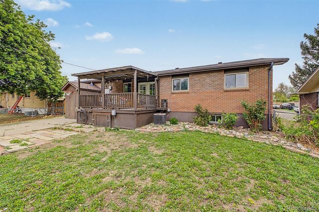 1521 Lamplighter Drive, Longmont, CO 80501
