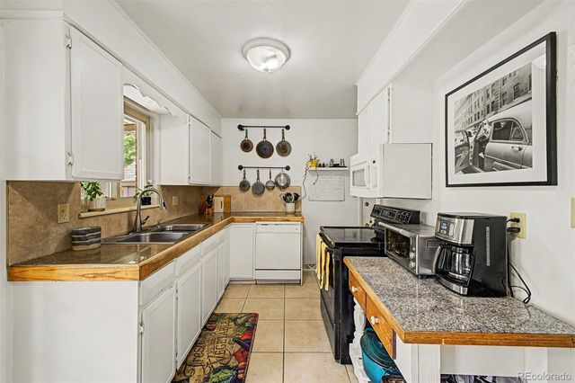 1521 Lamplighter Drive, Longmont, CO 80501