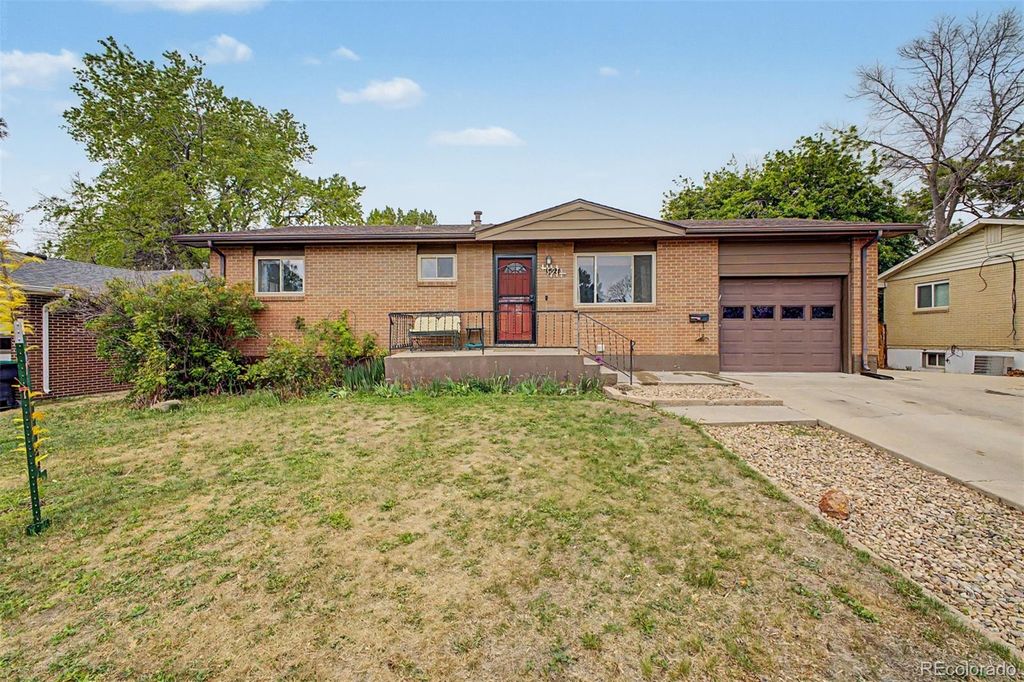 1521 Lamplighter Drive, Longmont, CO 80501